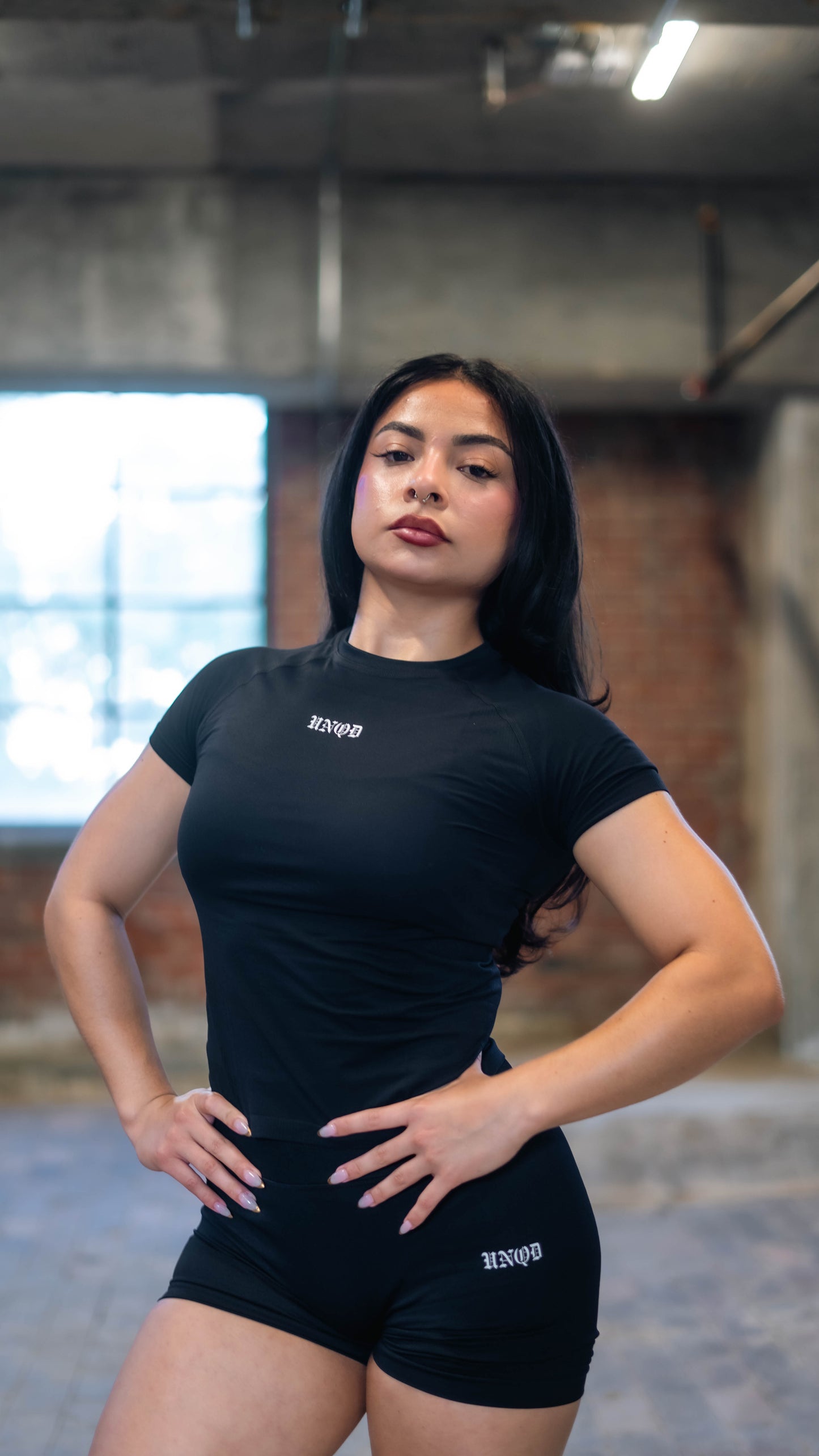 WOMEN PERFORMANCE SHORTS