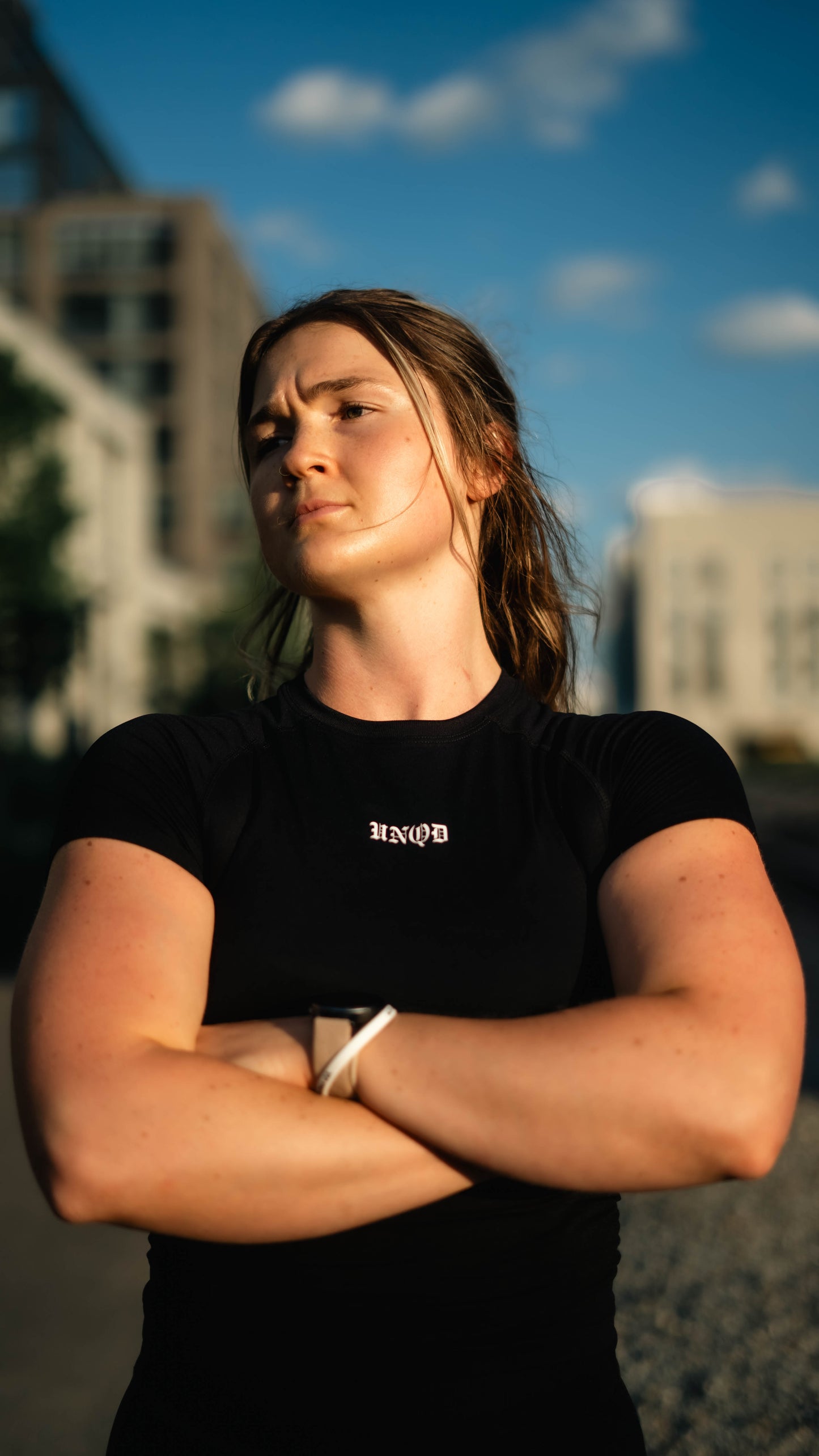 WOMEN PERFORMANCE TOP