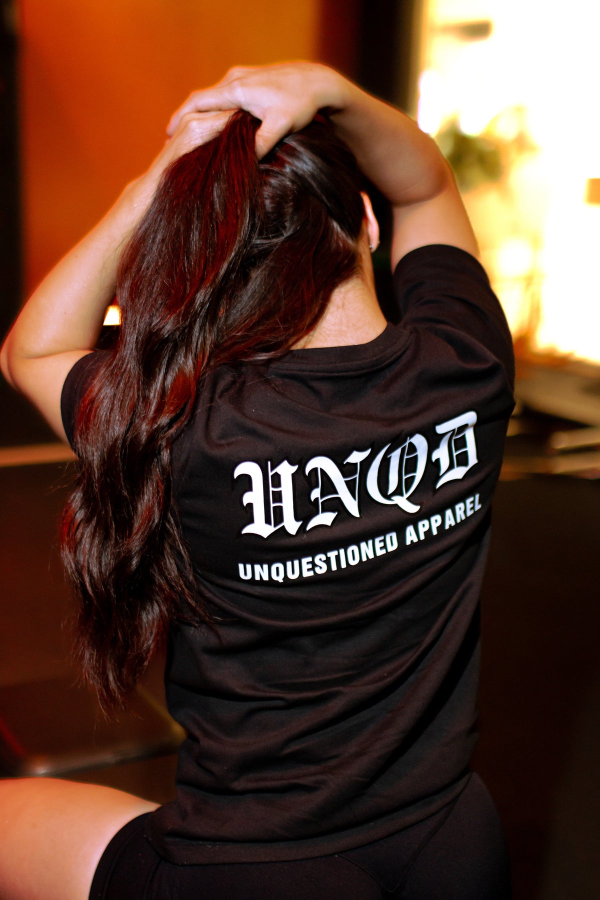 BLACK UNQD ESSENTIAL [T-SHIRT]