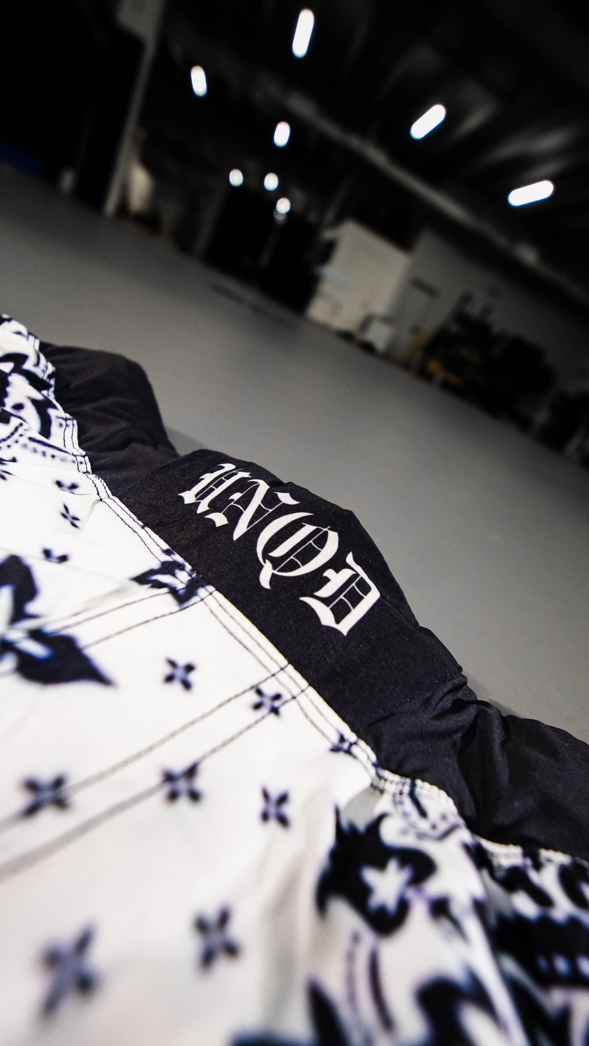 NAVY BLUE/WHITE GLADIATOR SHORTS