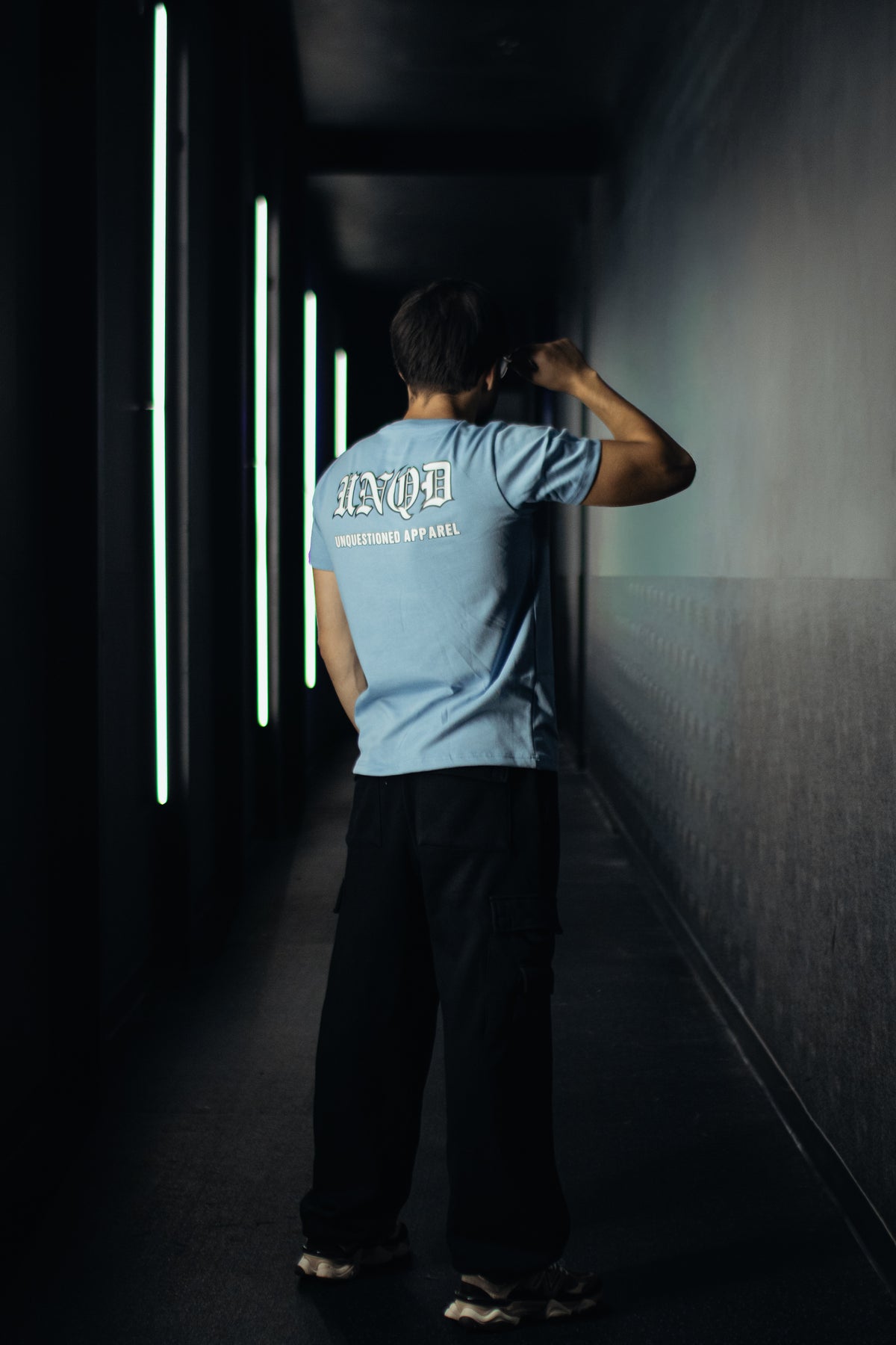 SKY BLUE UNQD ESSENTIAL [T-SHIRT]